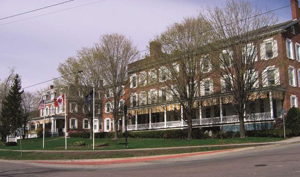 Middlebury Inn Экстерьер фото