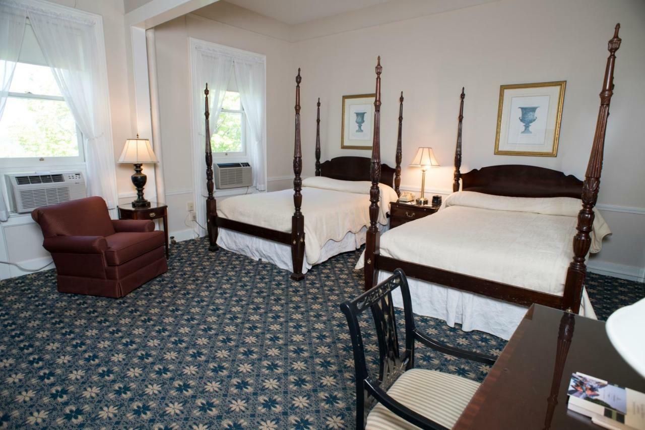 Middlebury Inn Экстерьер фото