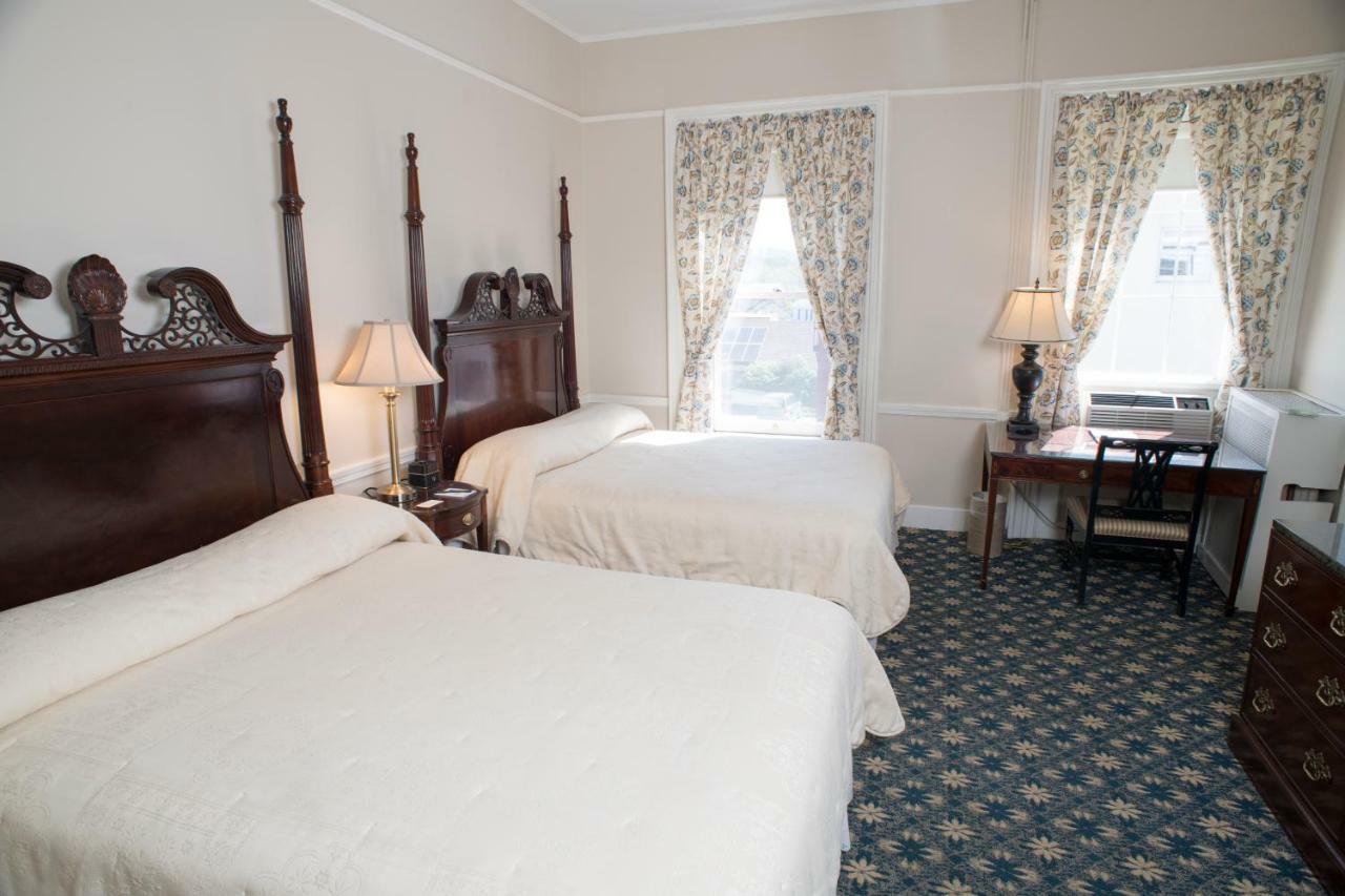 Middlebury Inn Экстерьер фото