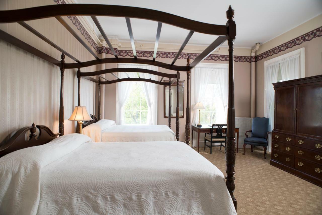 Middlebury Inn Экстерьер фото