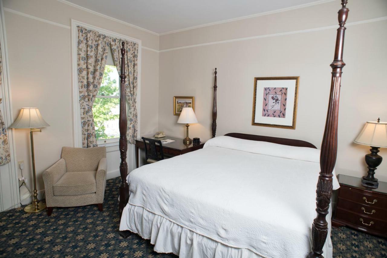 Middlebury Inn Экстерьер фото