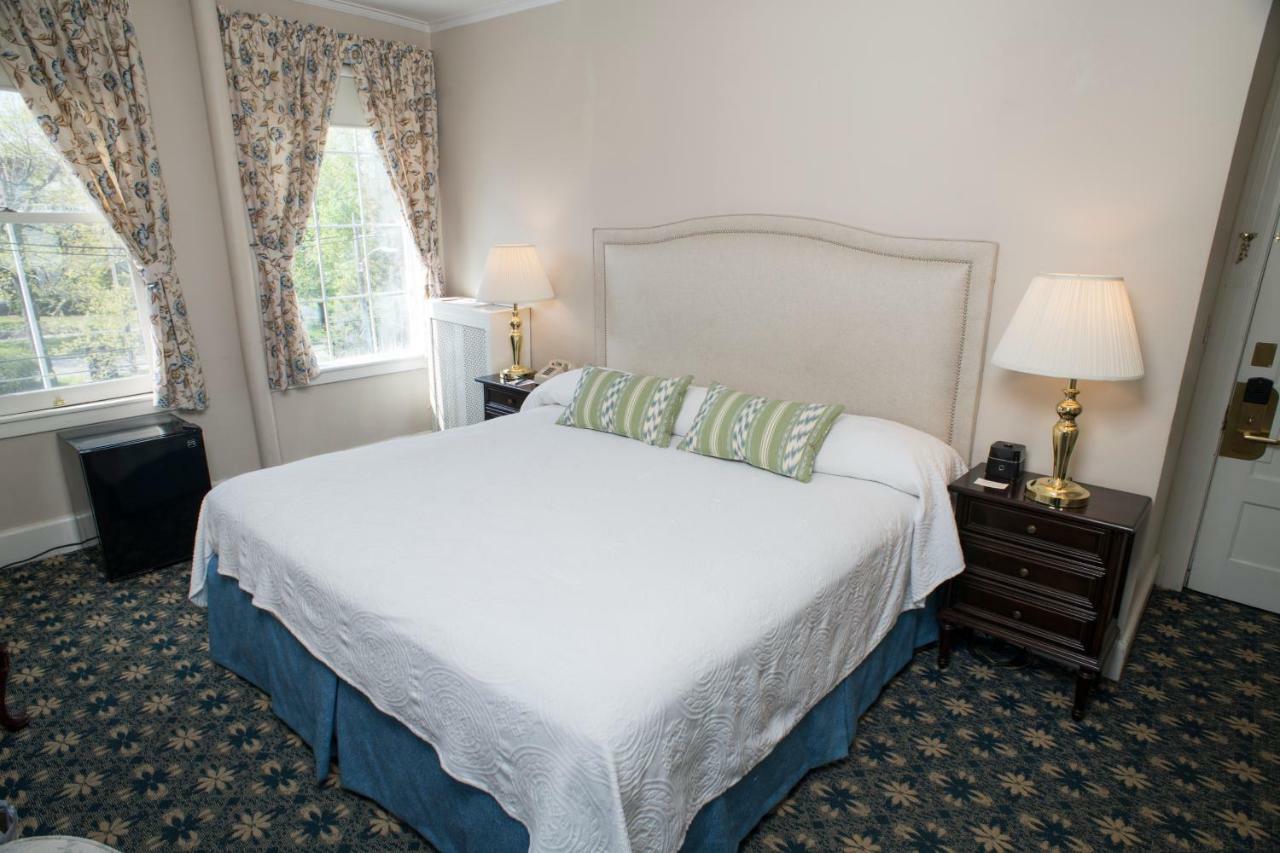 Middlebury Inn Экстерьер фото